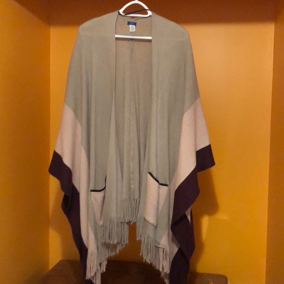 Apt. 9 Accessories - Super soft and cute Poncho / wrap